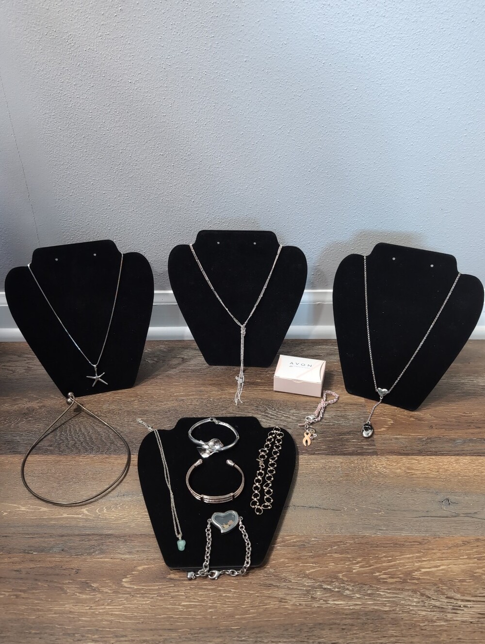 Set of 10 Vintage & Costume Jewelry Necklaces/Bracelets